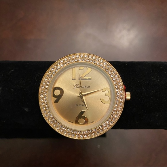 Geneva Accessories - Women’s Geneva Gold Tone Rhinestone Chain Style Fashion Watch